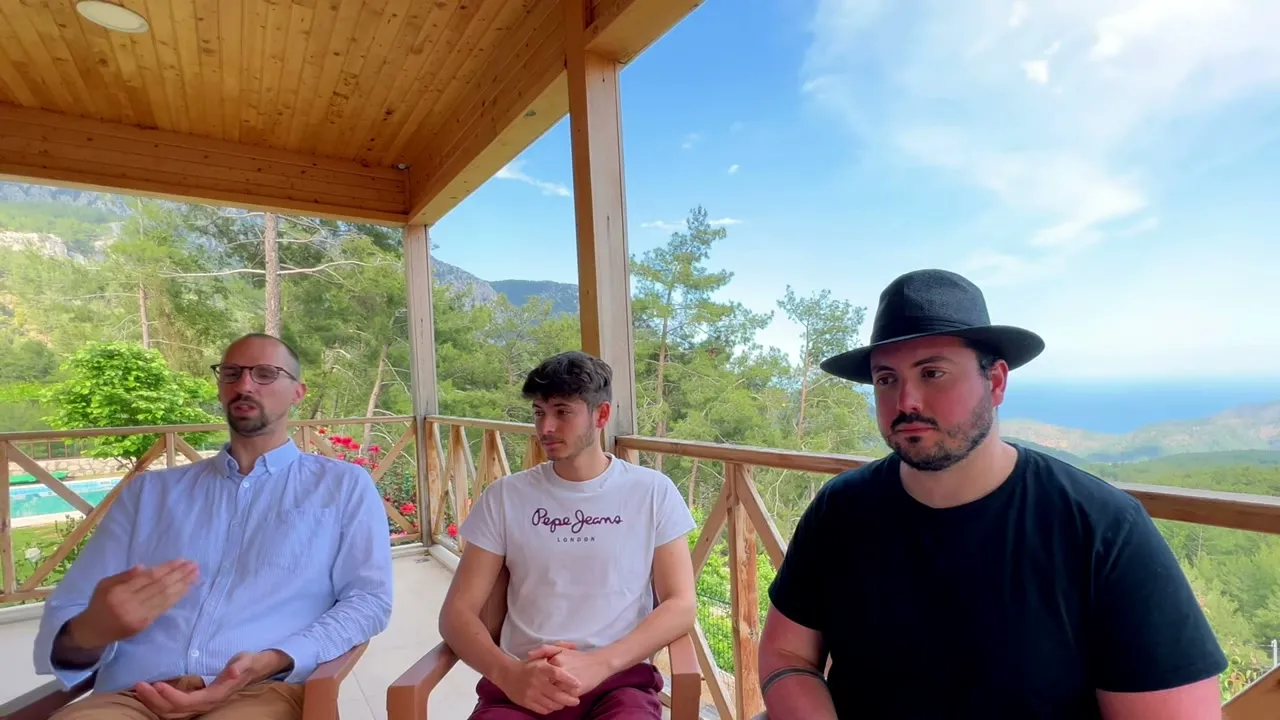 Vue panoramique depuis la Turquie, symbole de liberté géographique